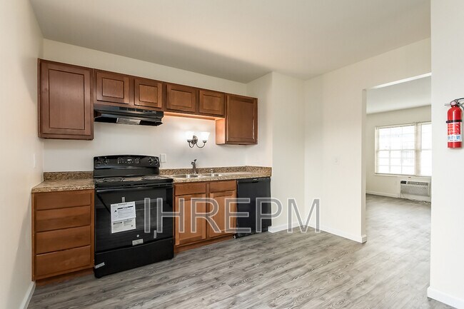 Building Photo - 2595 Red Rock Boulevard - B