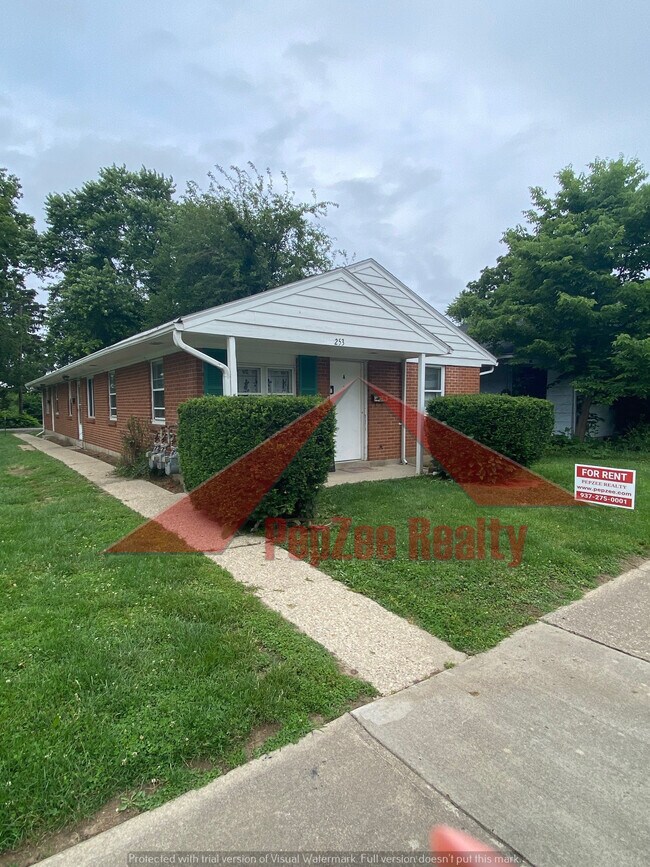 Exterior - 253 S Harbine Ave