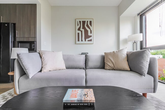 Foto del edificio - 211 W Scott St