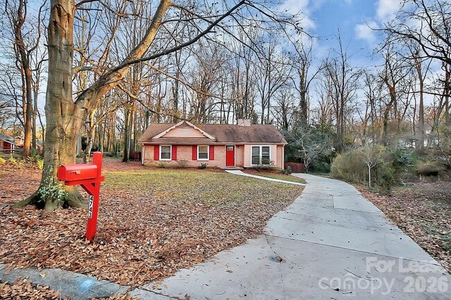 Building Photo - 4743 Old Woods Rd