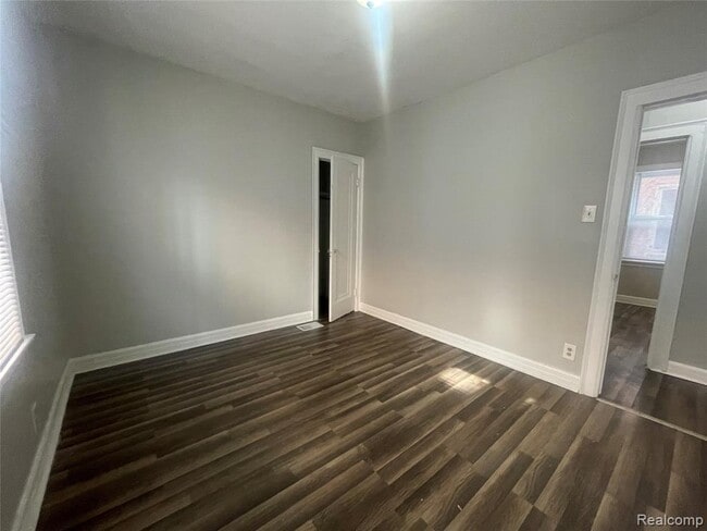 Foto del edificio - 14828 Sussex St
