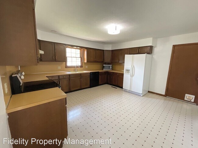 Building Photo - 3 br, 2 bath House - 3060 E Lomita