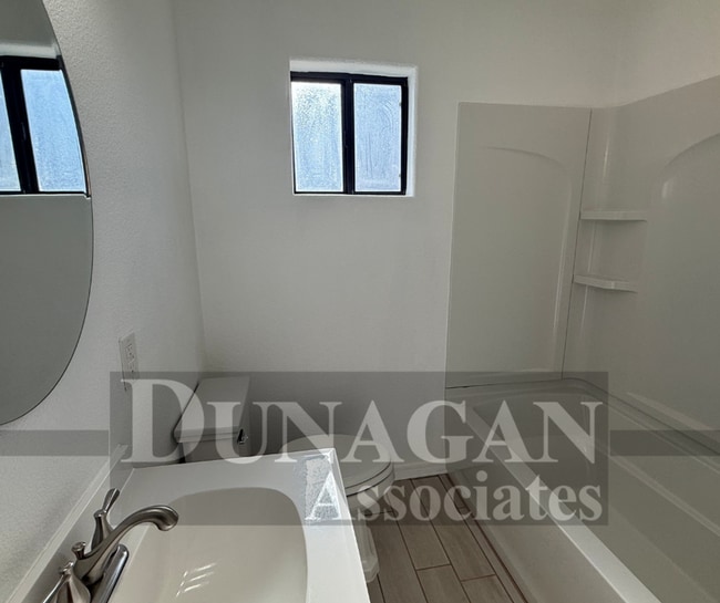 Foto del edificio - Charming 3 bed, 2 bath home - Newly remode...