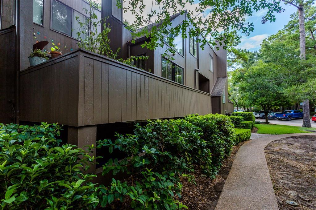 283 Litchfield Ln, Houston, TX 77024 Condo for Rent in Houston, TX