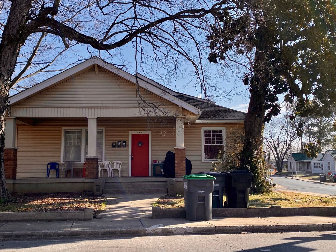 Foto principal - 445 Greenwood Ave