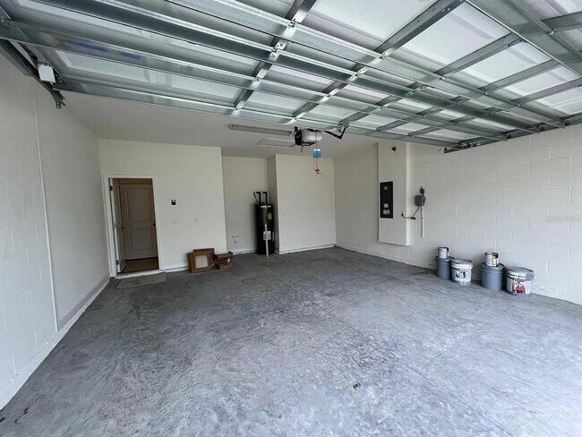 Foto del edificio - 13542 Golden Lime Ave