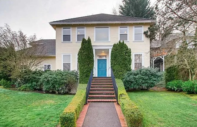 Building Photo - 1632 NW Mayfield Rd