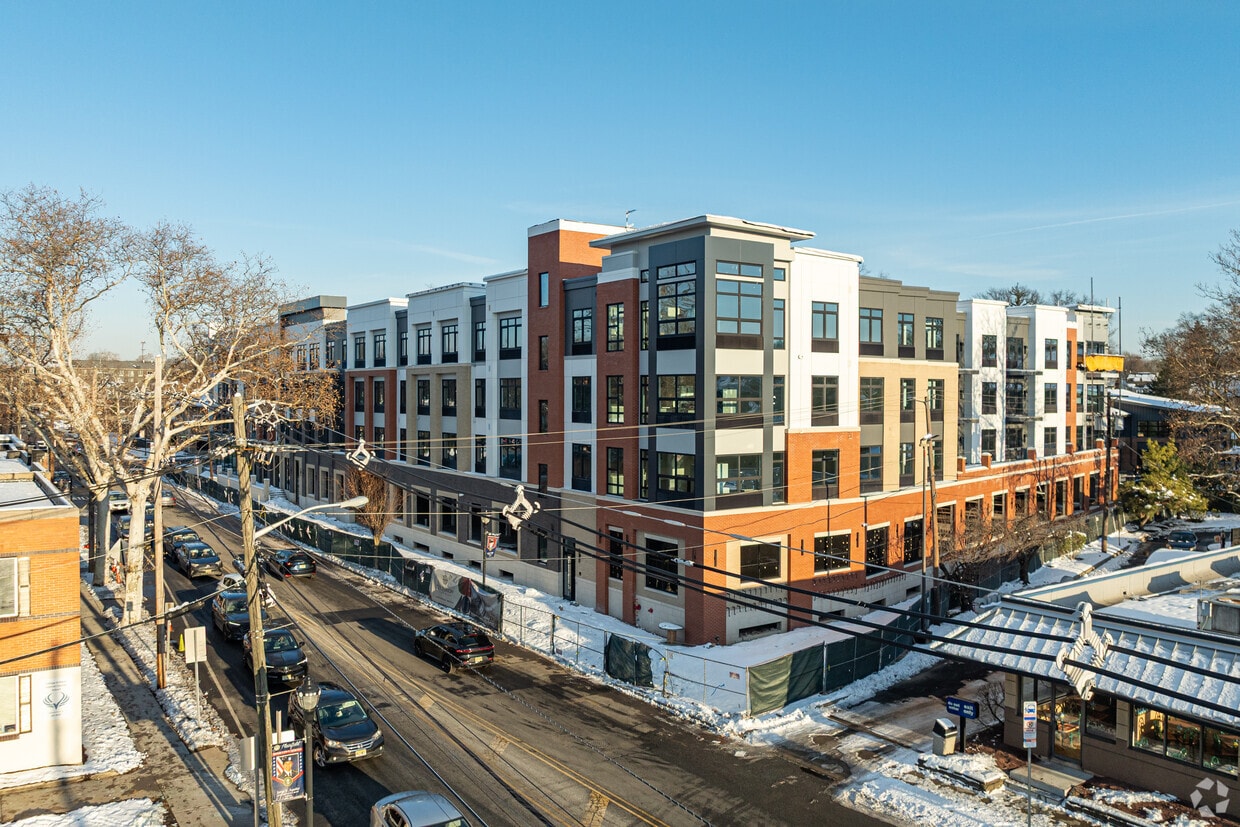 Building Photo - Centurion Sleepy Hollow