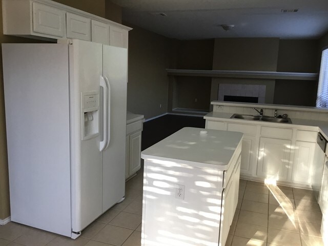 Foto del edificio - 4300 Brinker Ct