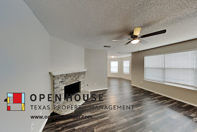 Building Photo - 1406 Ridgecreek Dr, Lewisville