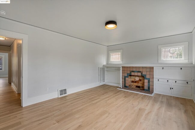 Building Photo - 865 40th St