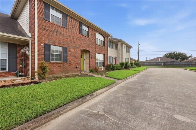 Foto del edificio - 1149 Green Meadow St