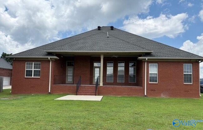 Building Photo - 110 Arrow Path Dr