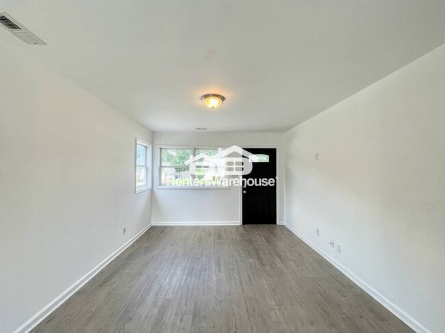 Building Photo - 8116 Nathan Ave