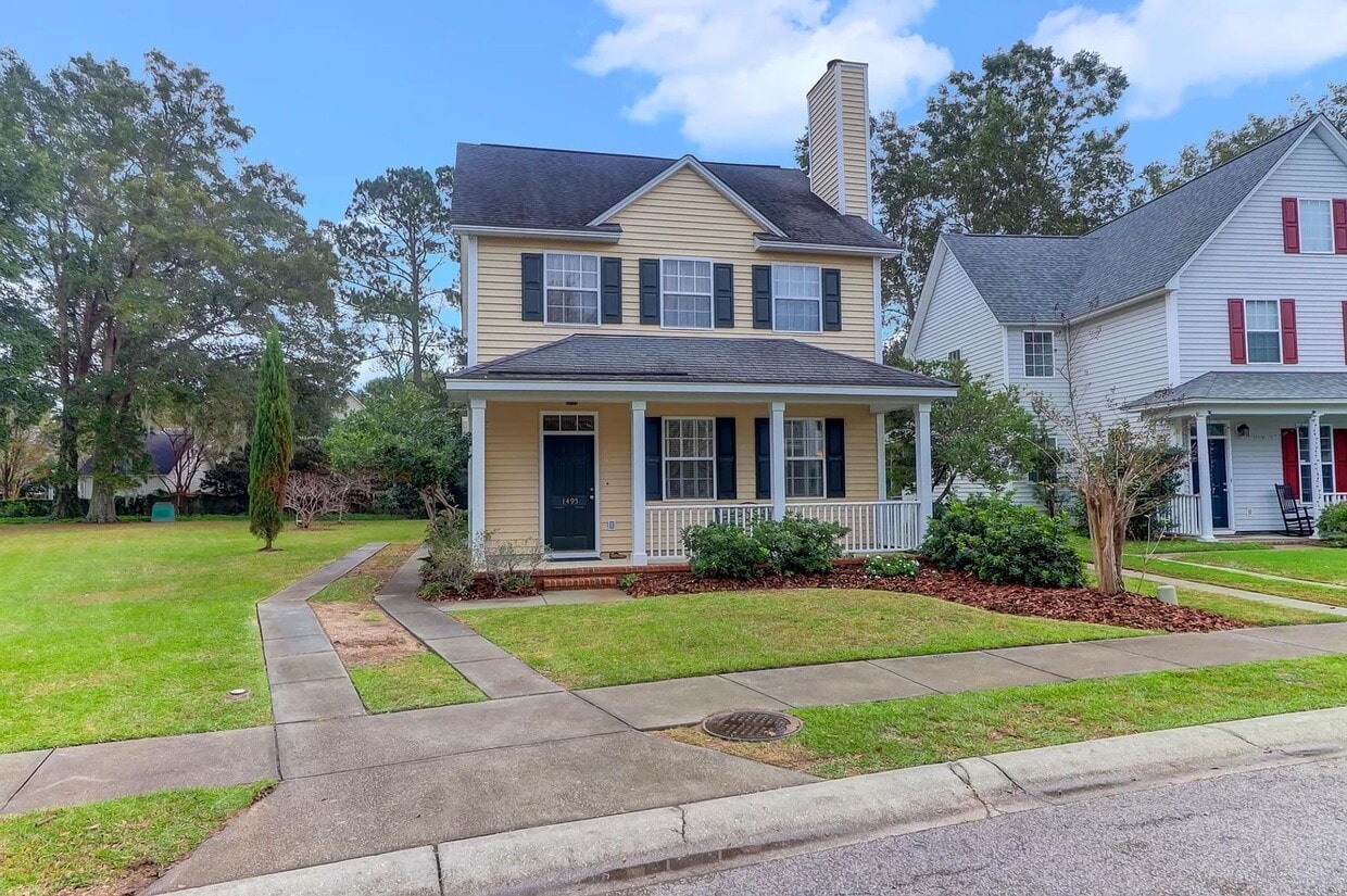 3 Bedroom 2.5 Bath House in Jamestowne Vil... House Rental in