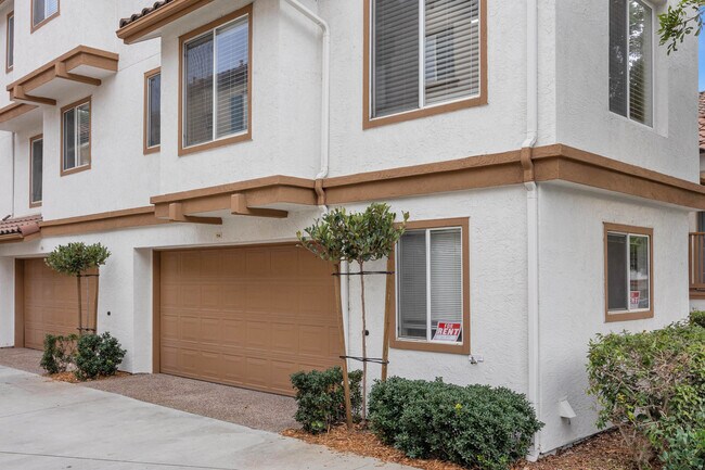 Building Photo - 10130 Wateridge Cir