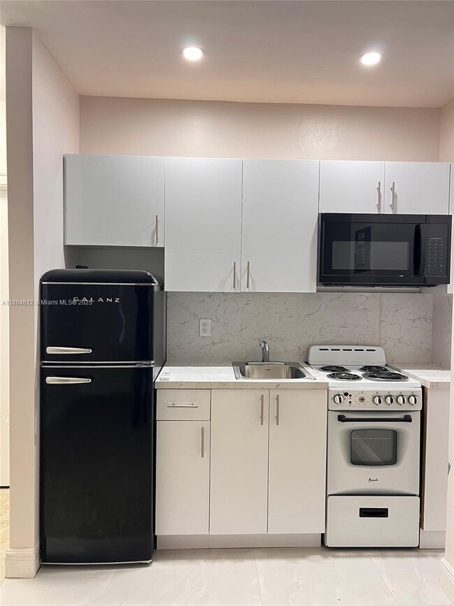 Foto del edificio - 4865 SW 65th Way