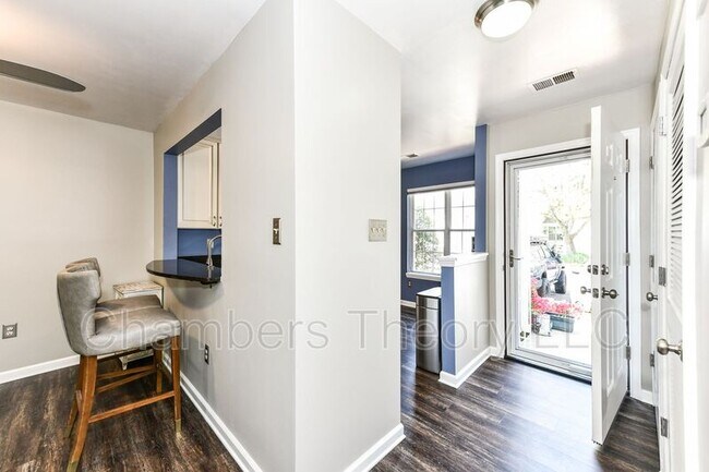 Foto del edificio - 2853 Yarling Ct