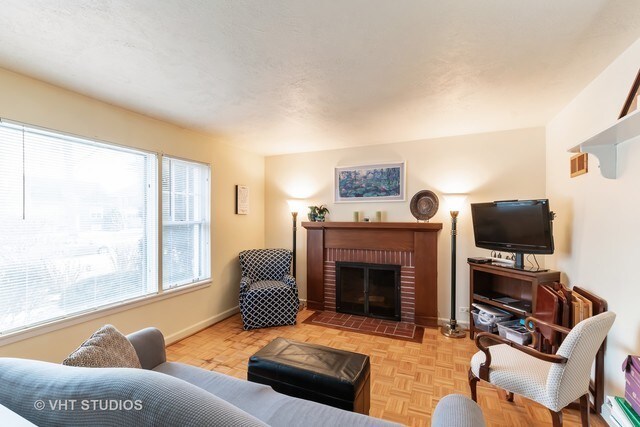 Building Photo - 940 Central Avenue, Deerfield, IL 60015