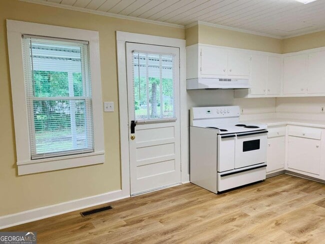 Building Photo - 8 Ozmore St