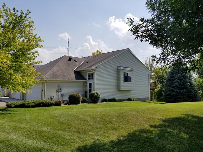 Building Photo - 9719 Xenium Lane N