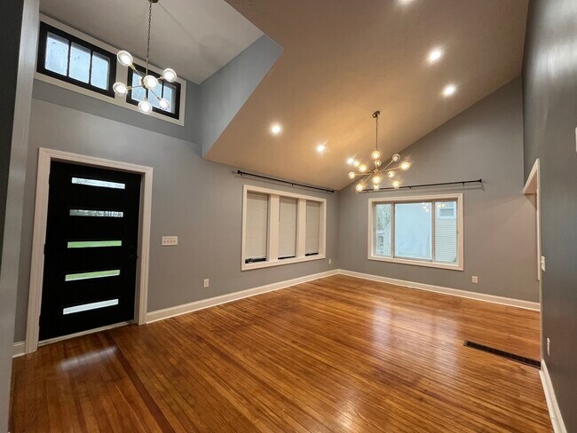 Foto del edificio - 779 S Pendleton Ave