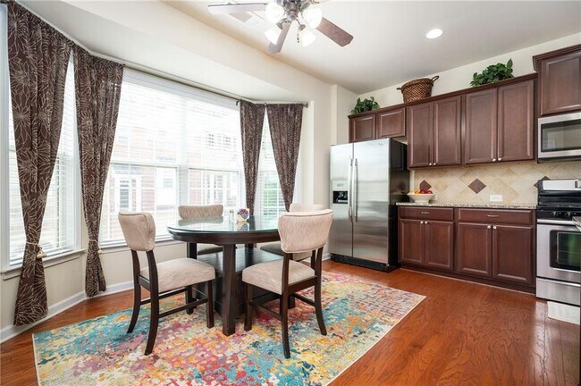 Foto del edificio - 4306 Laurel Creek Ct SE