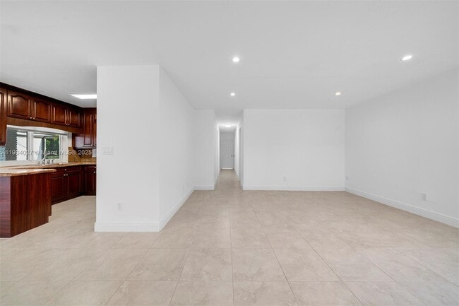 Foto del edificio - 7575 SW 134th St