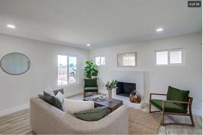 Building Photo - 7241 Skyline Dr