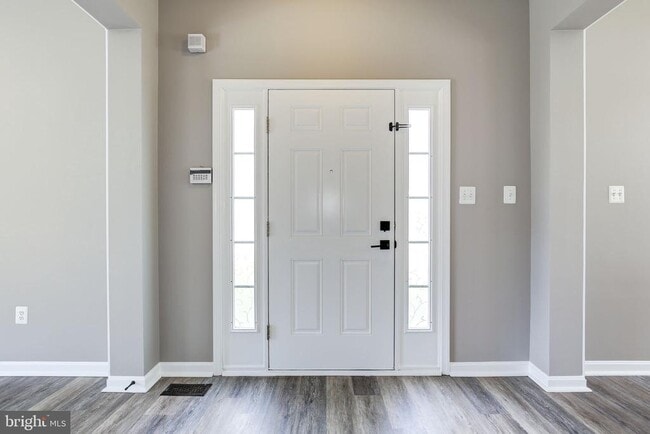 Building Photo - 151 Brynwood St