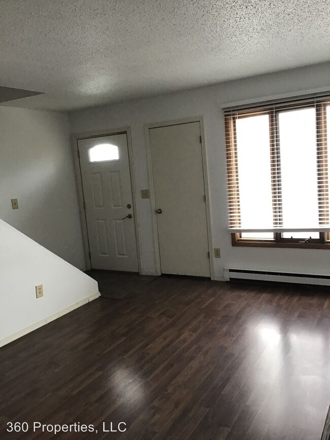 Building Photo - 2 br, 2 bath House - 231 12 1/2 Ave E