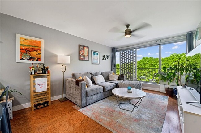 Building Photo - Modern One-Bedroom Move-In Ready Waterfront Living in SW DC with Private Balcony