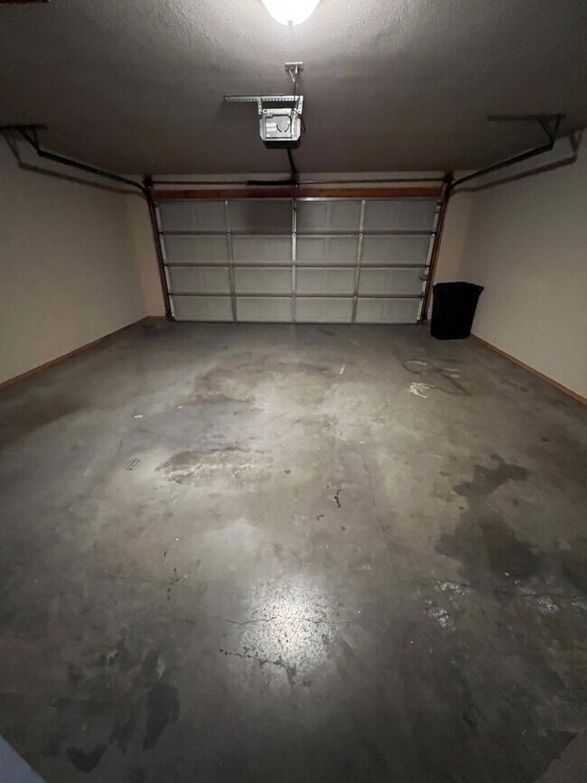 Foto del edificio - 2016 Plum Creek Ln