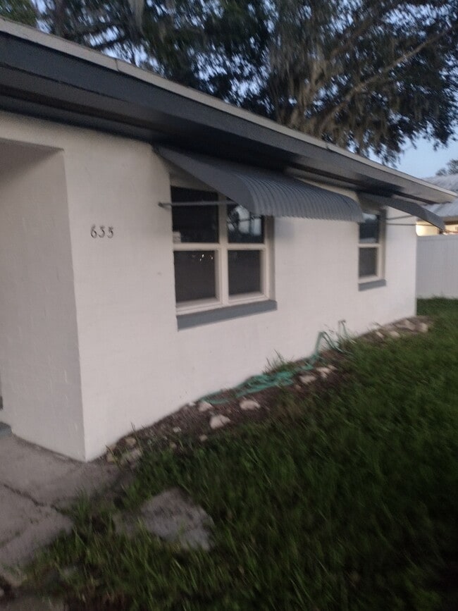 Foto del edificio - 635 N Nova Rd