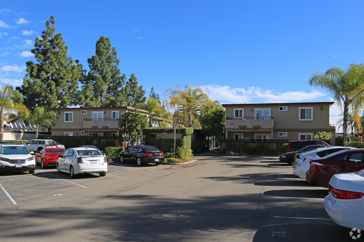 Building Photo - Mollison Villas