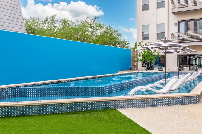 Building Photo - Bandera at Preston Hollow