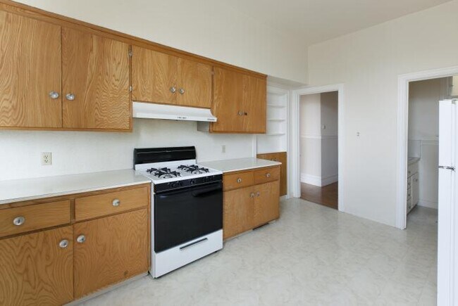 Building Photo - 2 bedroom in San Francisco CA 94123