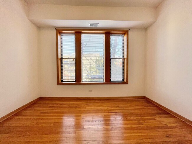 Building Photo - 630 W Patterson Ave
