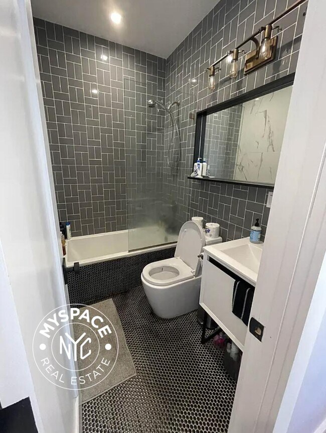 Building Photo - 34-15 9th St