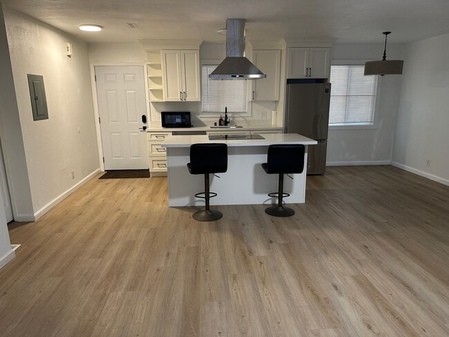 Foto del edificio - 4462 Denby Ln