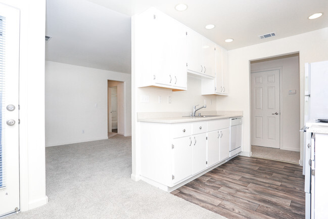 2BR,2BA- Plan B #1 - Sequoia Grove