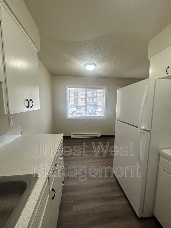 Foto del edificio - 1806 E 4th Plain Blvd