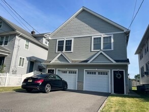 Building Photo - 219 2nd Ave