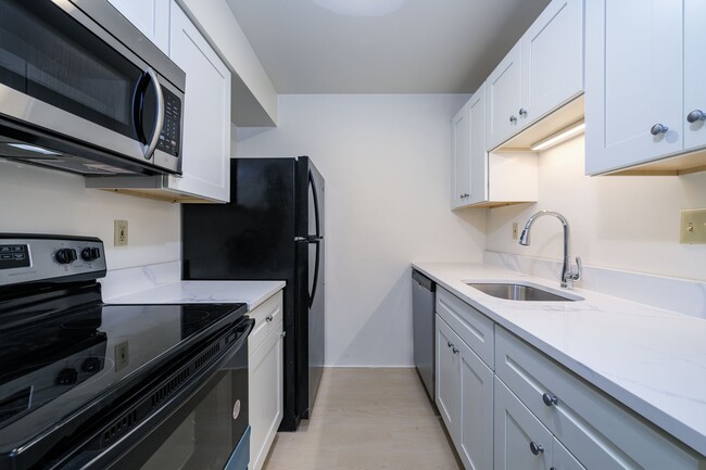 Building Photo - Southfield Apartments