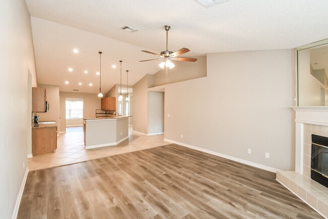 Building Photo - 3631 Whisper Creek Blvd