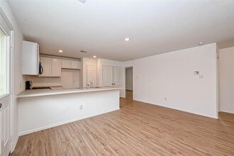 Building Photo - 5027 Hurston Pk Trl