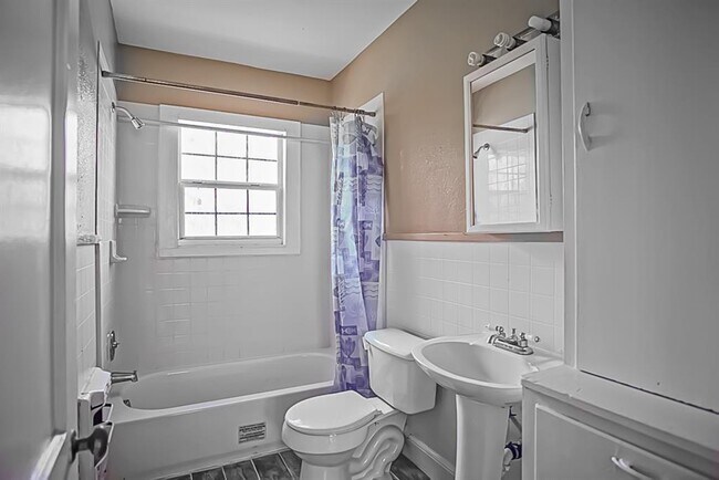 Building Photo - 5216 Bernardo De Galvez Ave