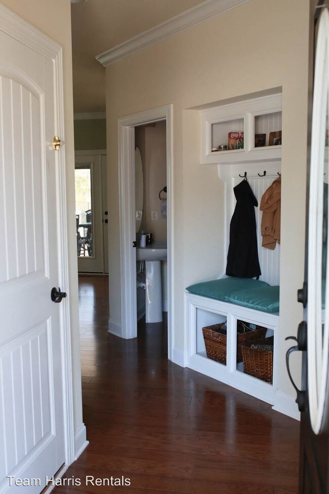 Foto del edificio - 4 br, 2.5 bath House - 51 Springside Drive