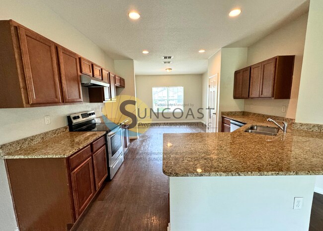 Building Photo - Farm Style Home Near Oakleaf!