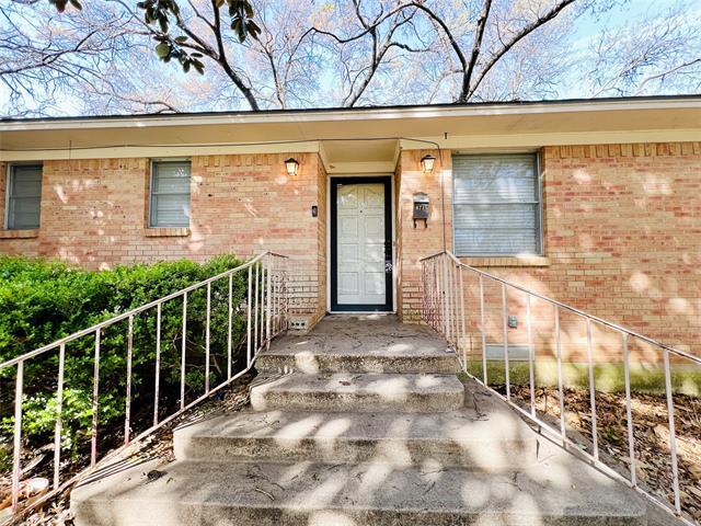 Foto del edificio - 8715 Labron Ave